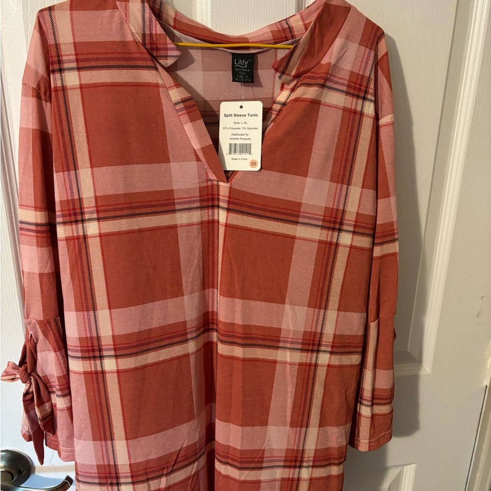 Lildy Women's Plaid Split Sleeve Tunic Top - Mauve New Tags